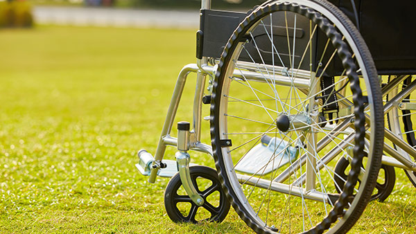 孝源电动轮椅家庭应用案例